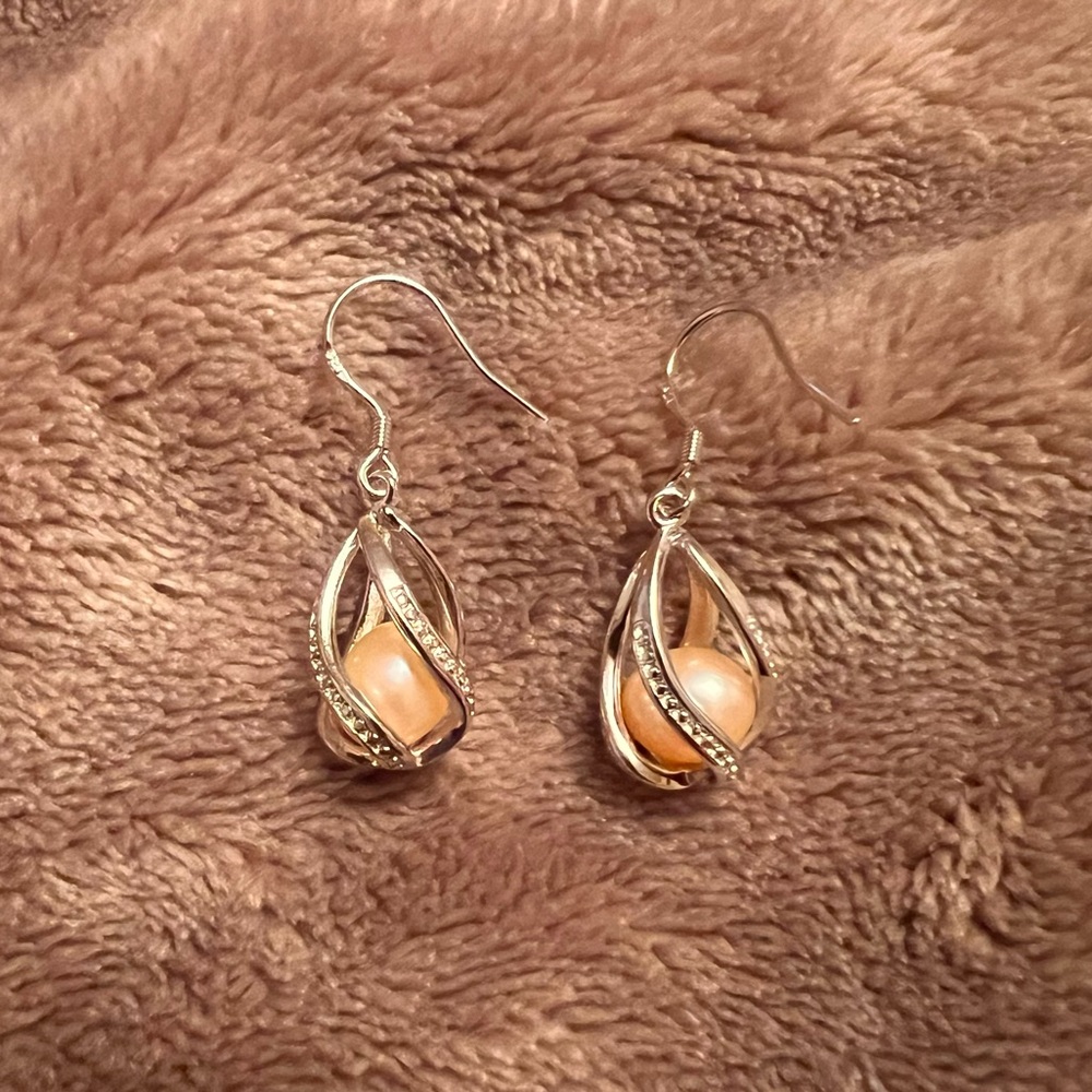 925 Sterling Silver Peachy Pink Pearl Elegant Oval Twist Dangle Earrings